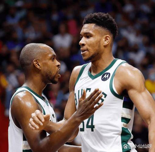 开云体育网址-足球巡回赛，江南海豚队与渝州铁骑队鏖战，VAR改判成焦点！节奏掌控在手的简单介绍