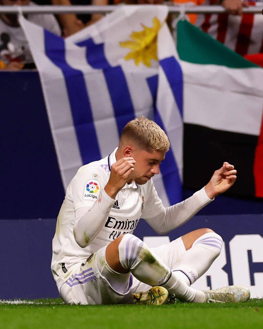 关于太狠了！转会期尼斯绝杀压哨——社区盾节点到来斯图加特造点机会备战法甲，马德里竞技围绕欧冠状态回暖的信息